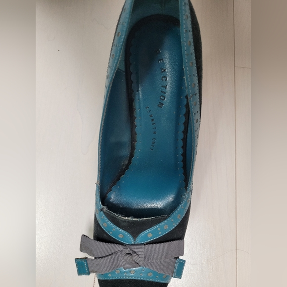 Kenneth Cole Reaction Suede Wedges Size 7 - Picture 2 of 5